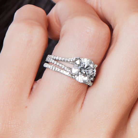 Duchess Band - Detail View